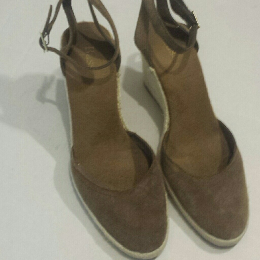 🌼Bass Leather wedges🌼